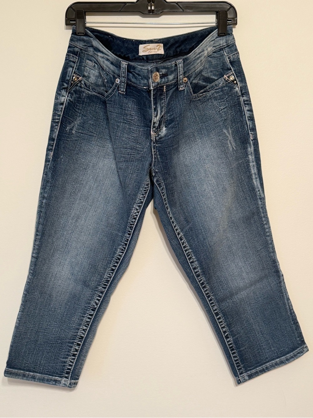 SEVEN7 Cropped Denim Jeans | Medium Wash | Women’s Capri Jeans